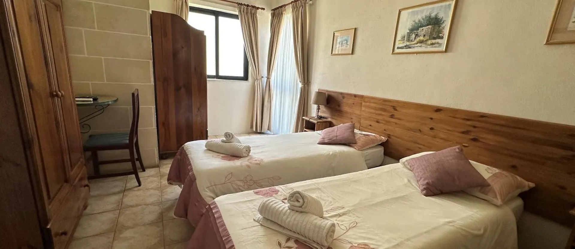 Green Grove Guest House San Ġiljan 3*,  Malta
