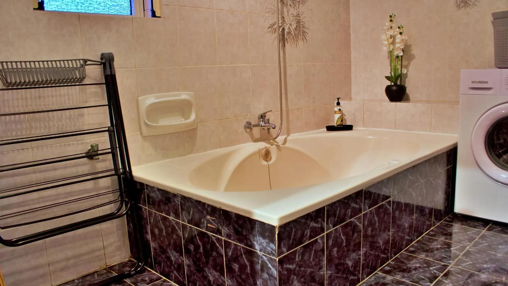 Green Grove Guest House San Ġiljan