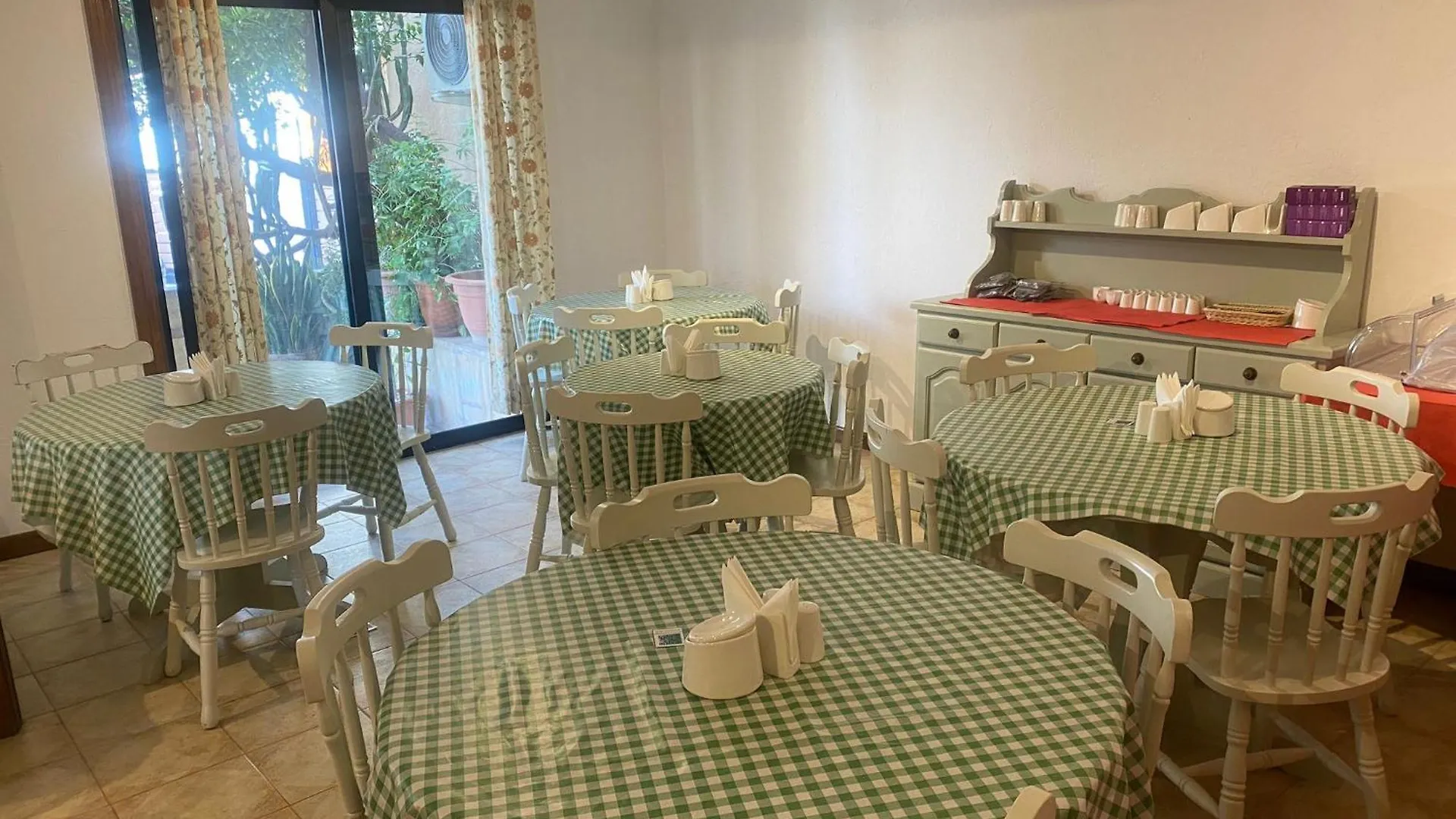 Green Grove Guest House San Ġiljan