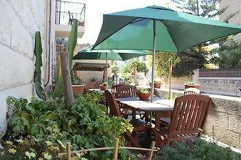 Green Grove Guest House San Ġiljan