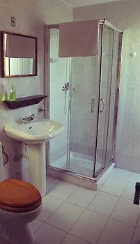 Green Grove Guest House San Ġiljan