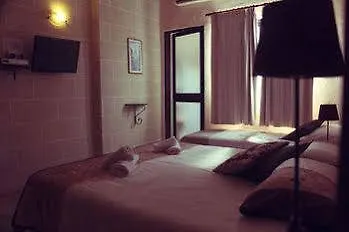 ***  Green Grove Guest House San Ġiljan Malta